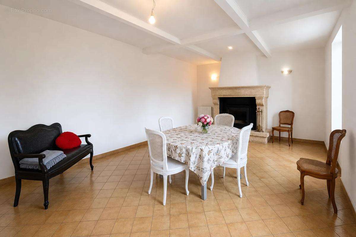 Spacieuse maison de 8 pièces à Murat-sur-Vèbre - photo 8