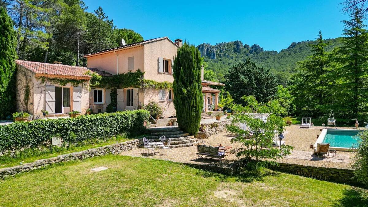 Maison à LA ROQUEBRUSSANNE