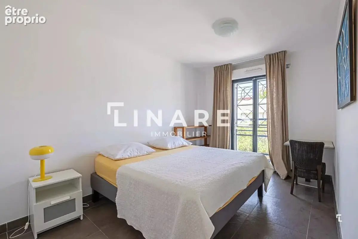 GRAND LARGE - Appartement de 139m2 - Terrasses - Vue imprenable - 13008 - photo 7