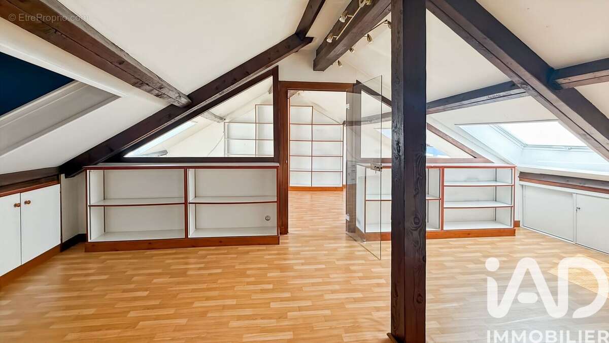 Photo 9 - Commerce à EVRY-GREGY-SUR-YERRE