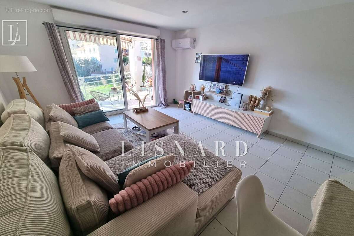 Appartement à VALLAURIS