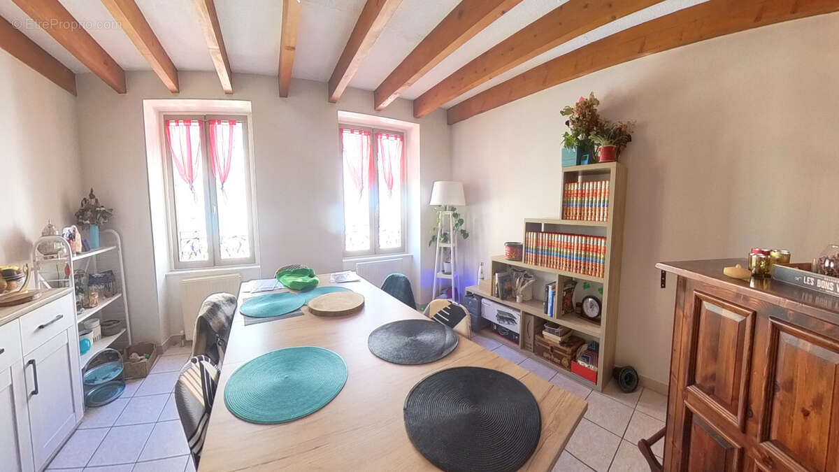 Appartement à BOURG-DE-PEAGE