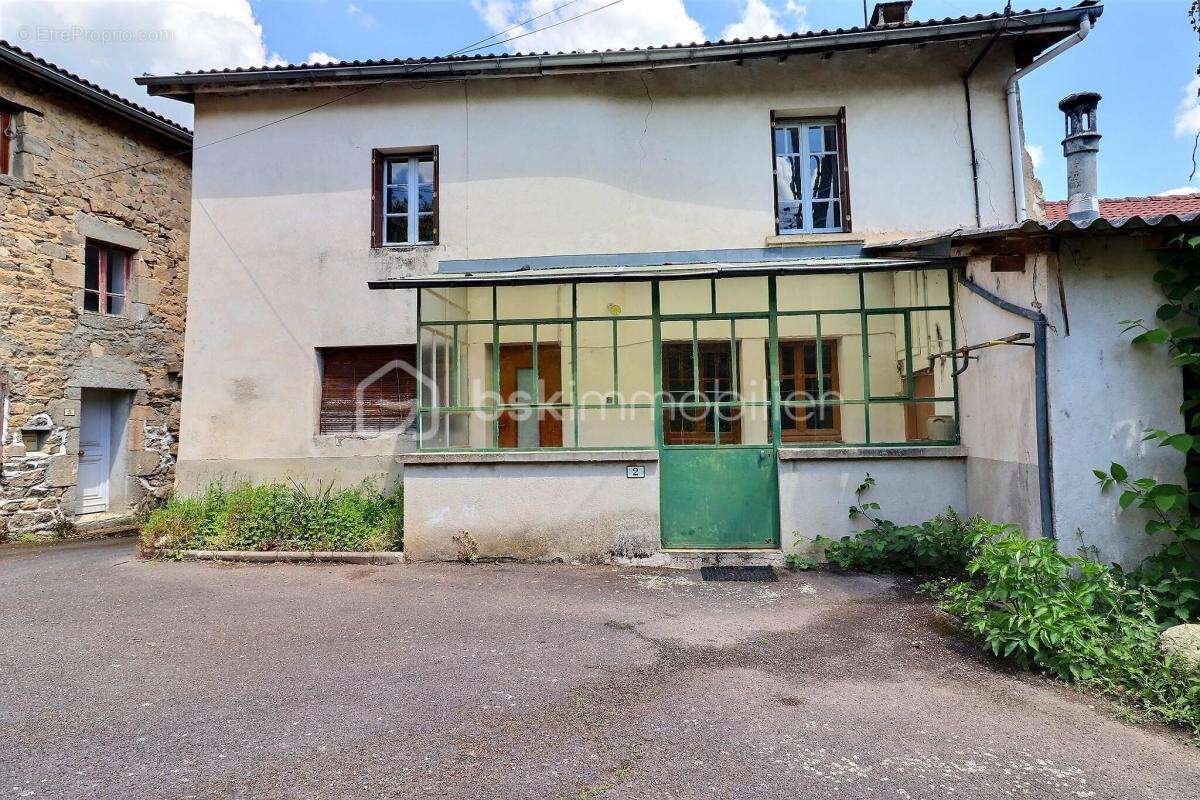 Maison à CELLES-SUR-DUROLLE