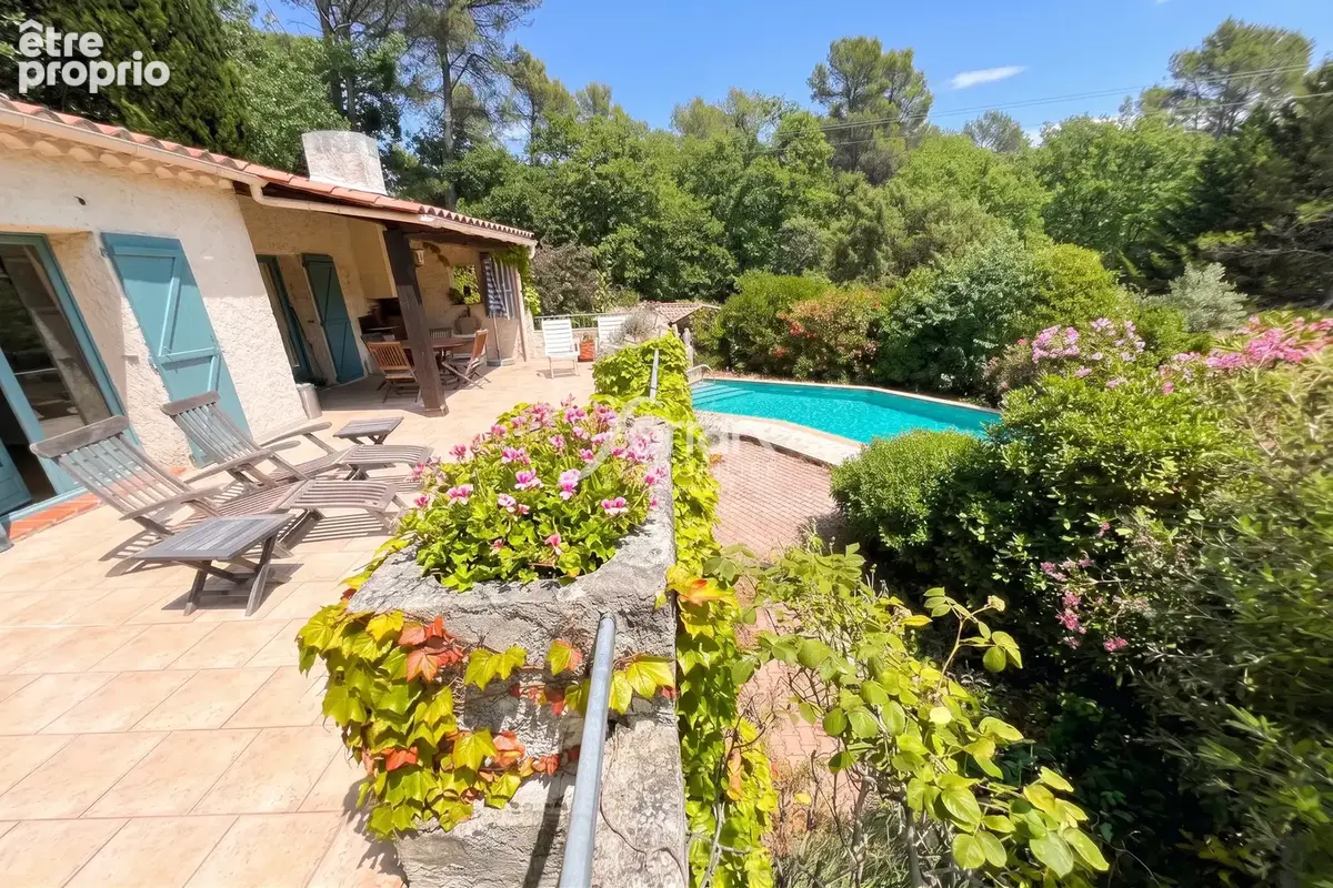 Maison 6 pièces 116 m² à vendre à Callas (83830) - photo 3