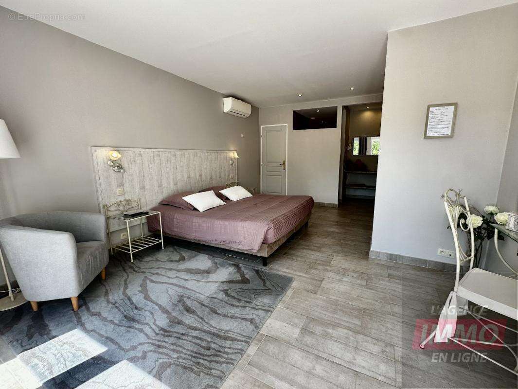 Maison 700 m² à Limoux  - photo 9