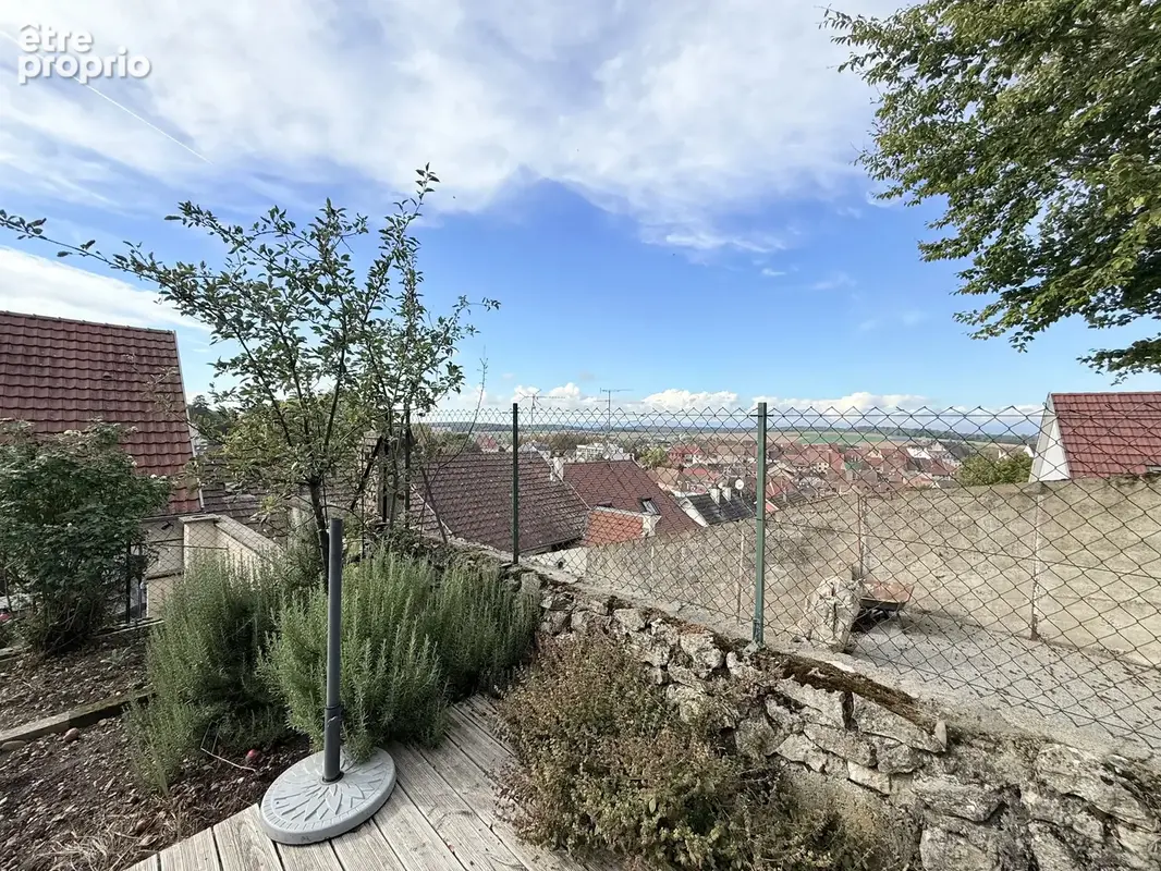 ALTKIRCH - Maison 5 pièces sur les hauteurs avec terrasse et jardin - photo 1