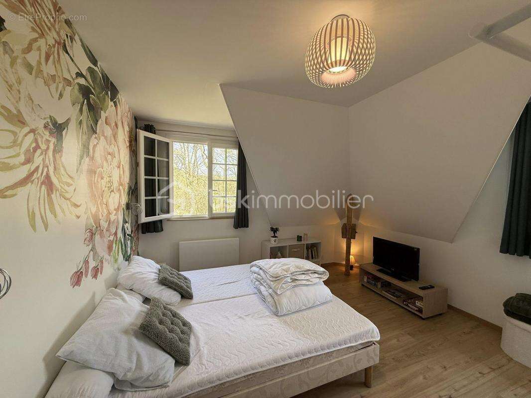 Appartement à MAGNY-LE-DESERT