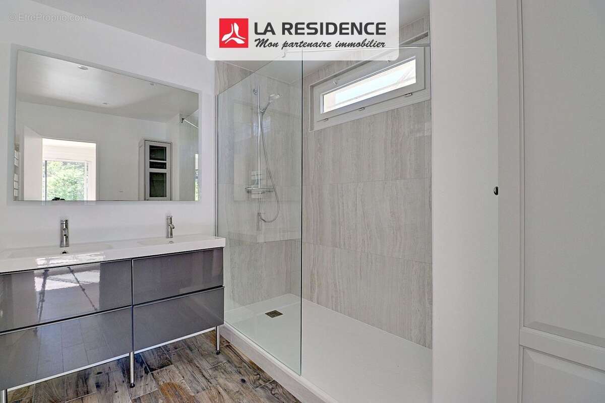 Maison 163 m² à Saint-Germain-En-Laye  - photo 8