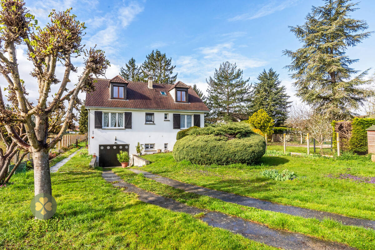 Maison à THOIRY