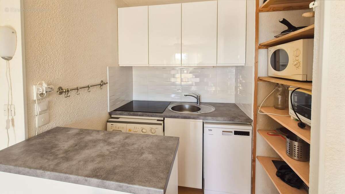 Appartement La Londe Les Maures 2 pièce(s) 24.60 m2   170 000 - photo 5