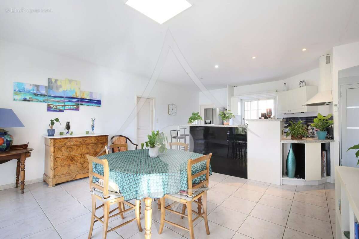 Maison à LAVERNOSE-LACASSE