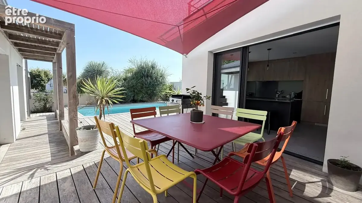 Maison 6 pièces 172 m² à vendre à Nieul-Sur-Mer (17137) - photo 1