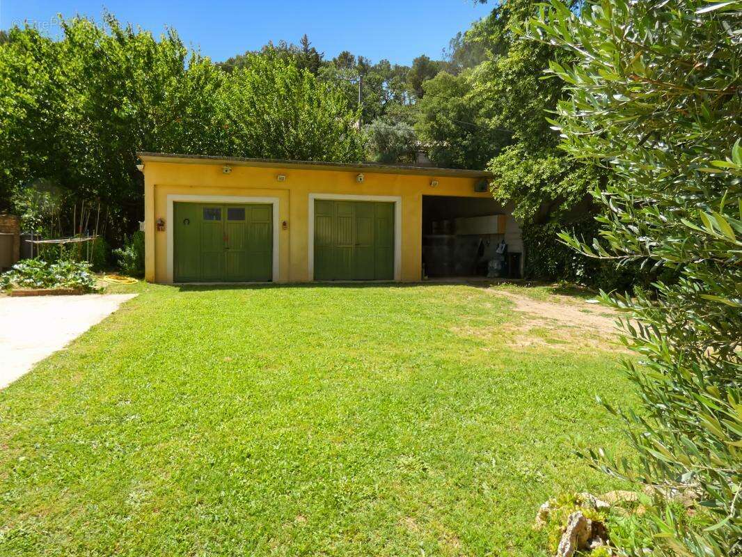 Maison à LAUDUN-L'ARDOISE