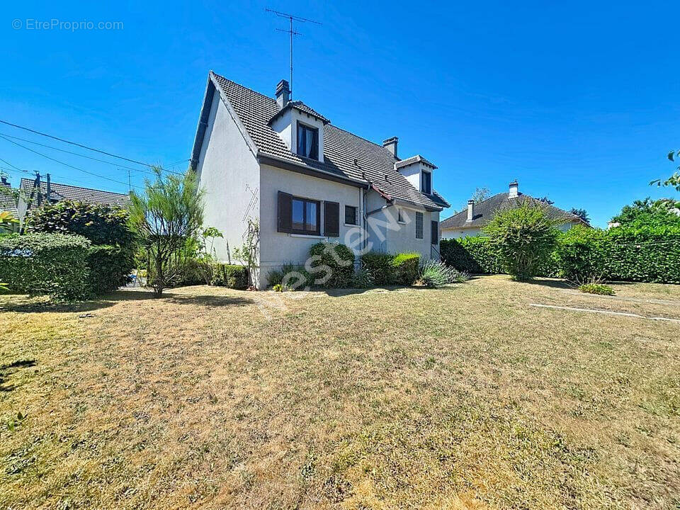 Maison à CHAUMONTEL