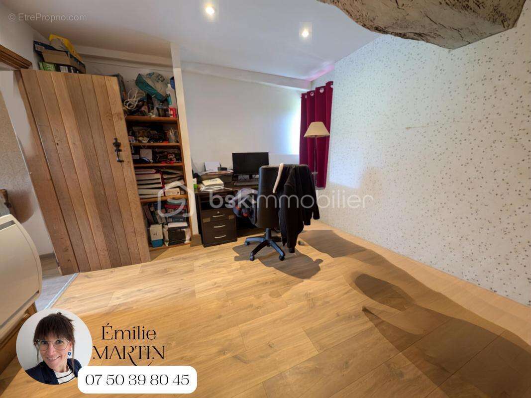Maison de campagne offrant un beau potentiel ! - photo 8