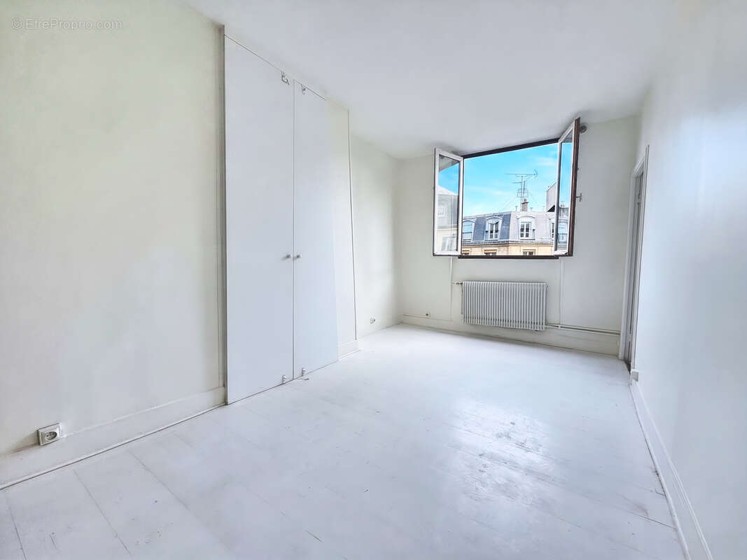 Appartement à PARIS-3E