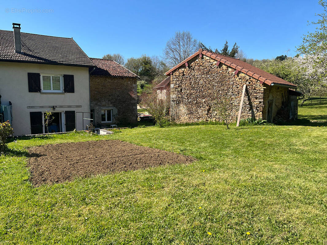 Maison à COUSANCE