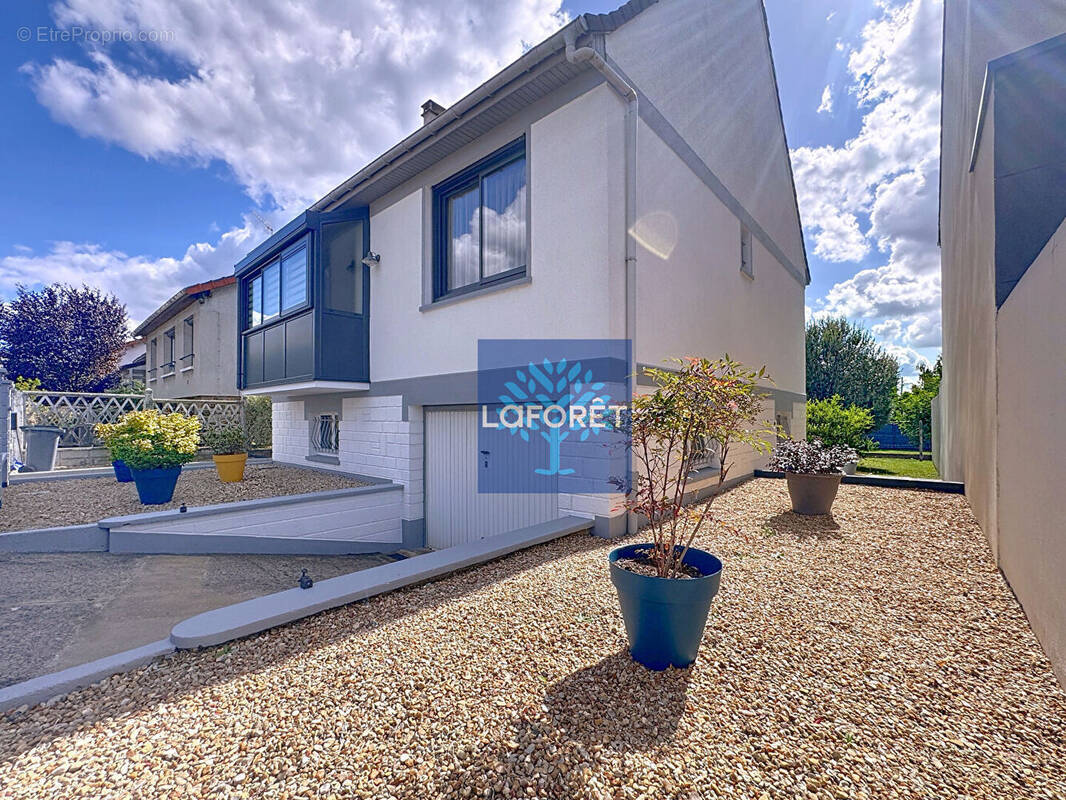 Maison à CHILLY-MAZARIN