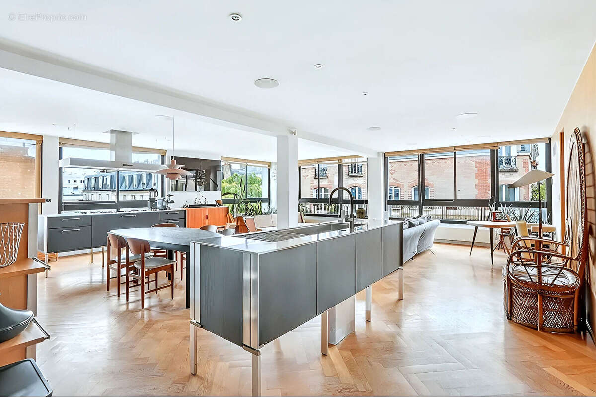 Appartement à PARIS-14E