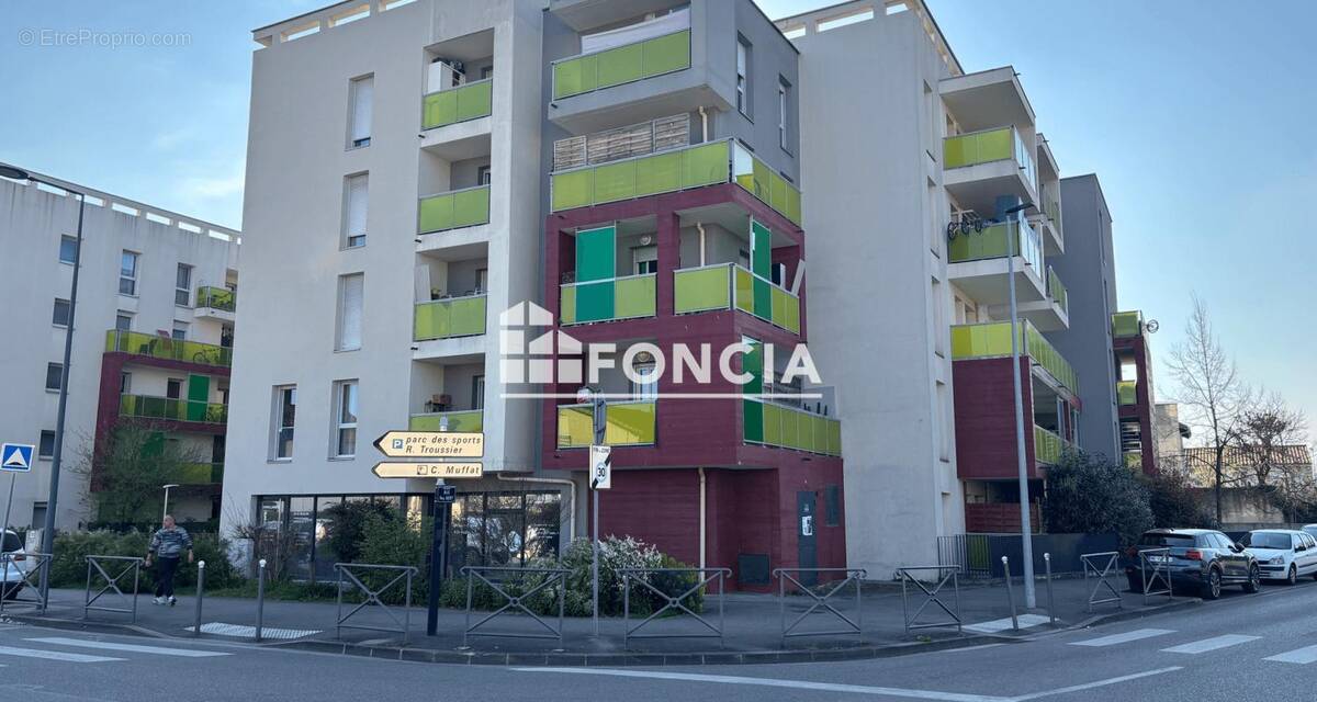 Appartement à DECINES-CHARPIEU