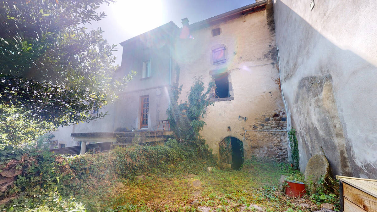 Maison à CHAMPEIX