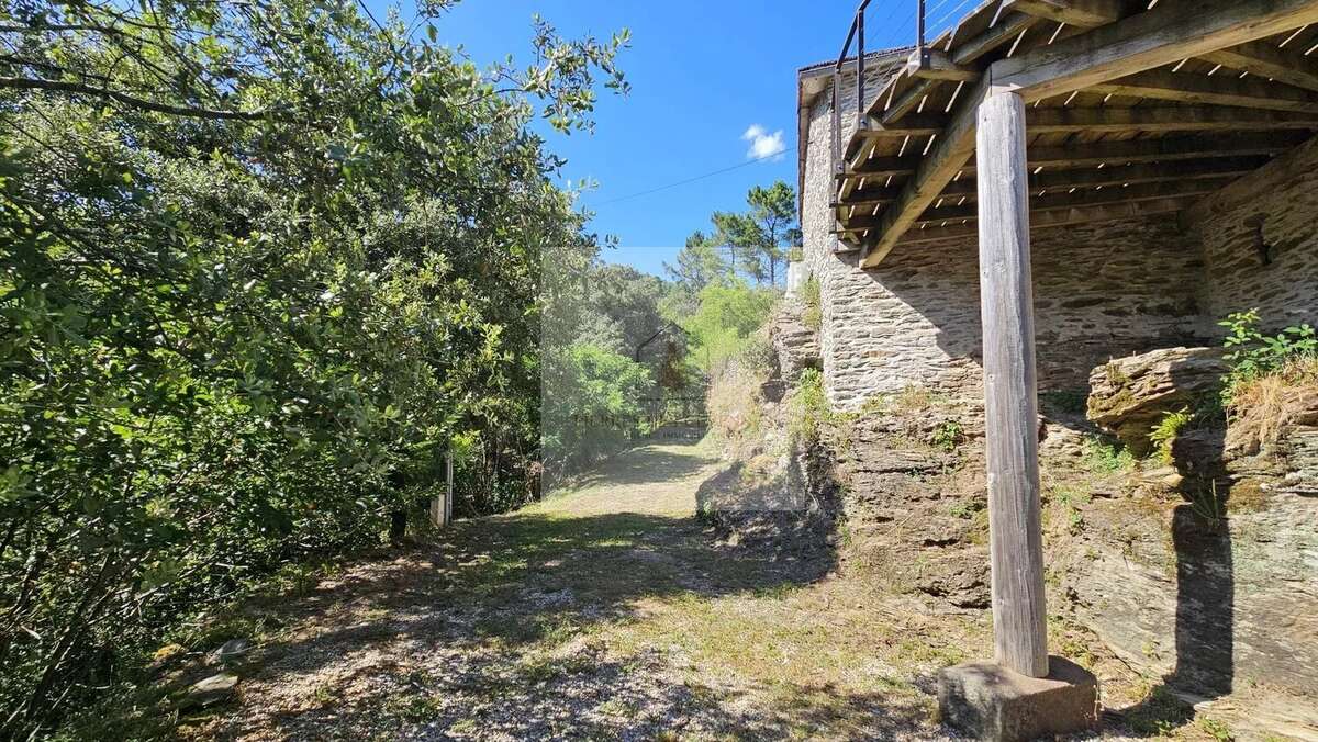 Maison à LE COLLET-DE-DEZE