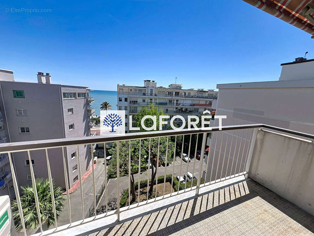 Appartement dernier étage, rénové, Cros De Cagnes avec vue mer - photo 4