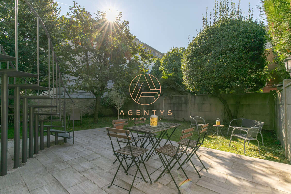 Maison à SAINT-MAUR-DES-FOSSES