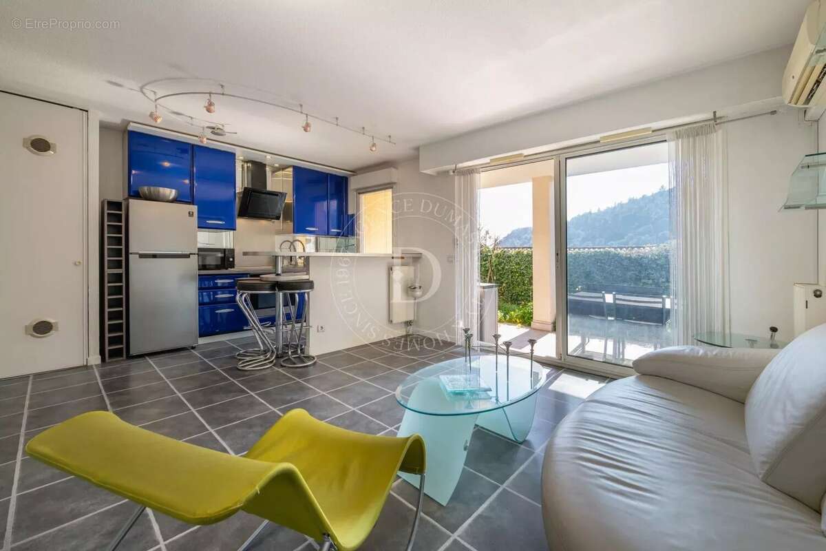 Appartement à EZE
