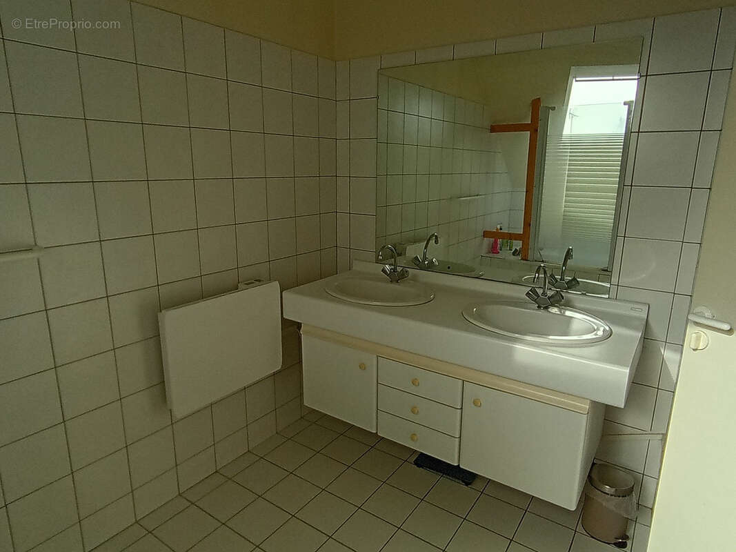 Appartement à MONNAIE