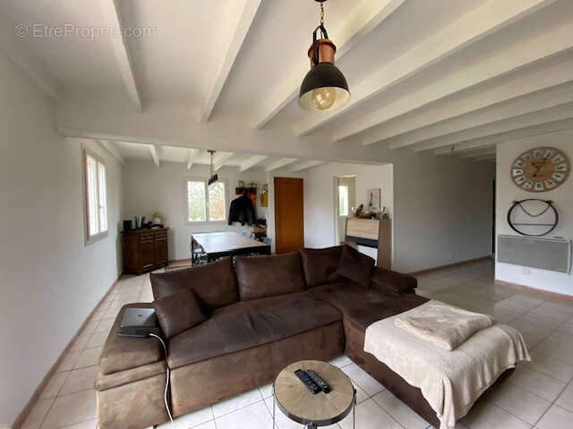 Maison à CHENAC-SAINT-SEURIN-D'UZET