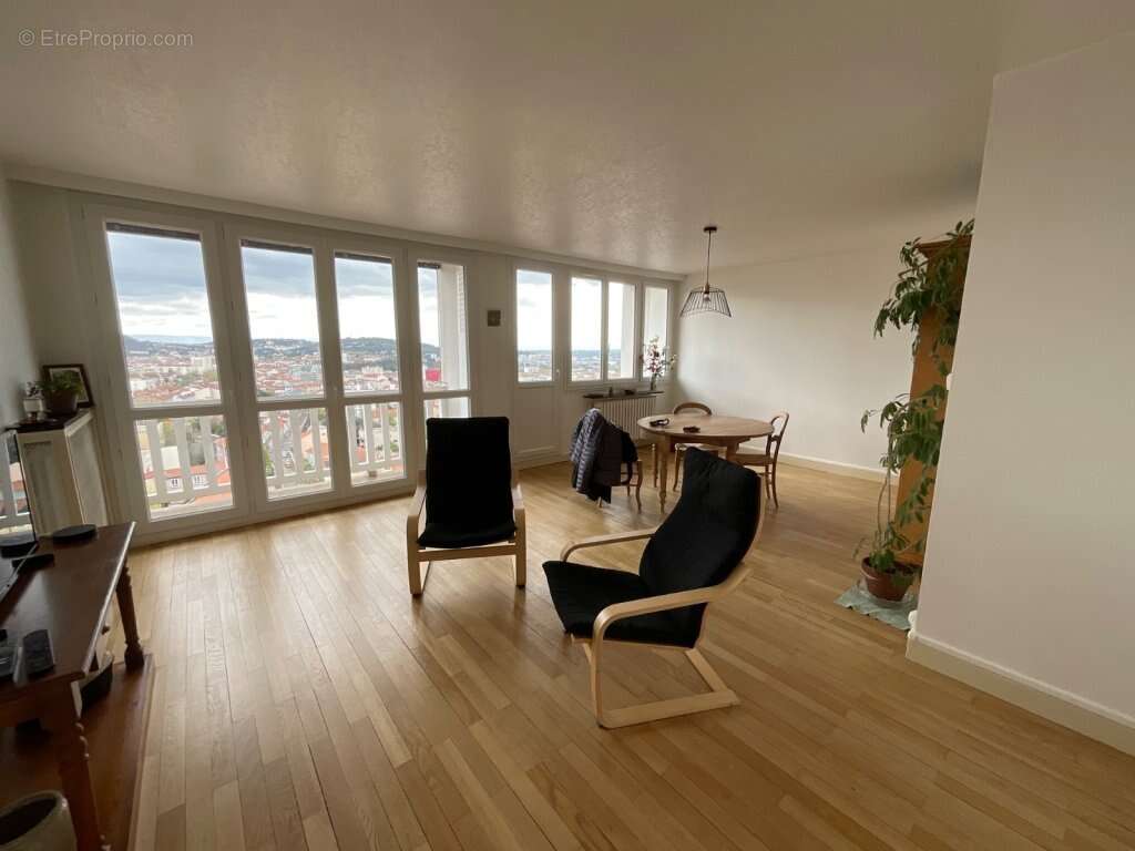 Appartement à SAINT-ETIENNE