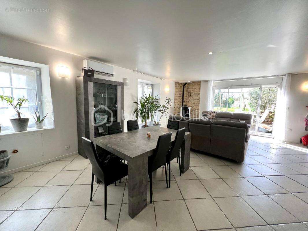 Maison à ANGERVILLE