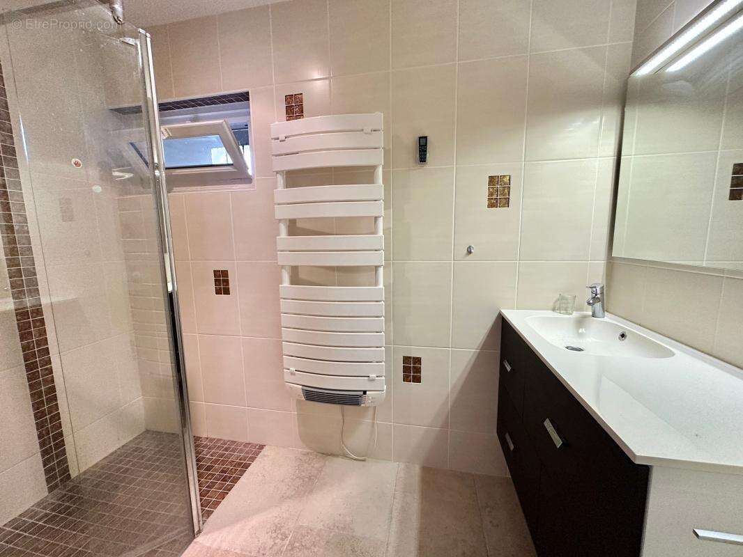 Maison à CASTETS-EN-DORTHE