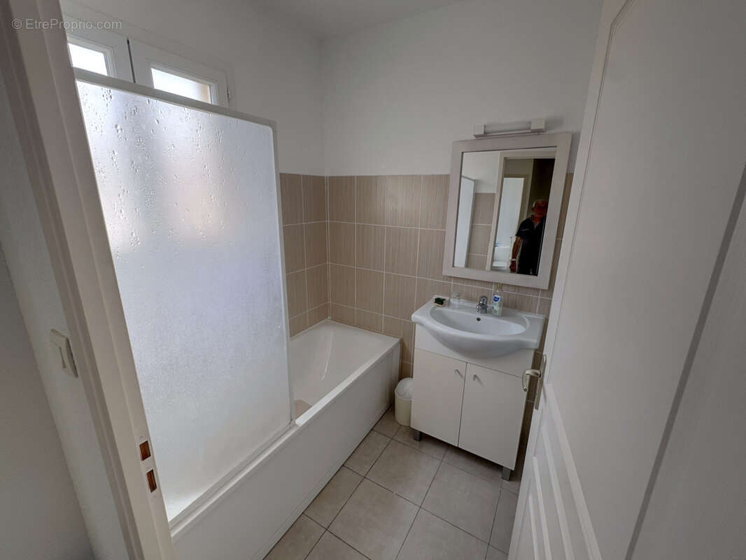 Appartement 76 m² à Santa-Maria-Poggio  - photo 9