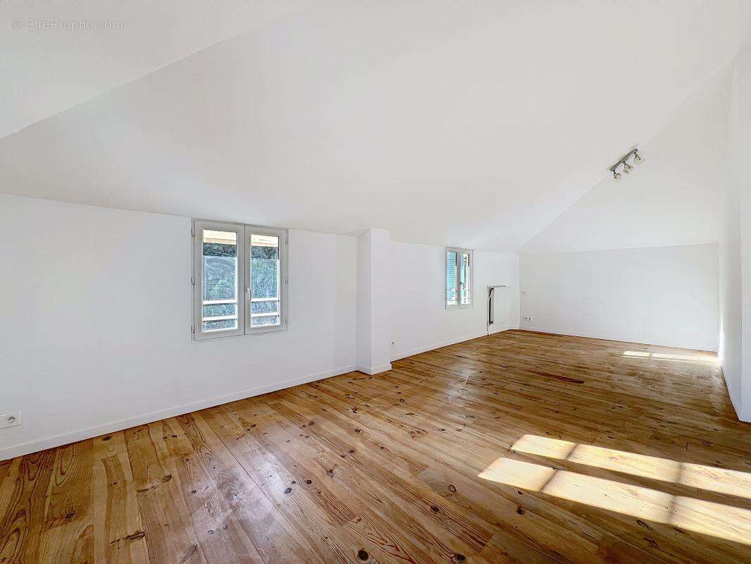 Maison individuelle 5 chambres sur 7 000m² de terrain - photo 11