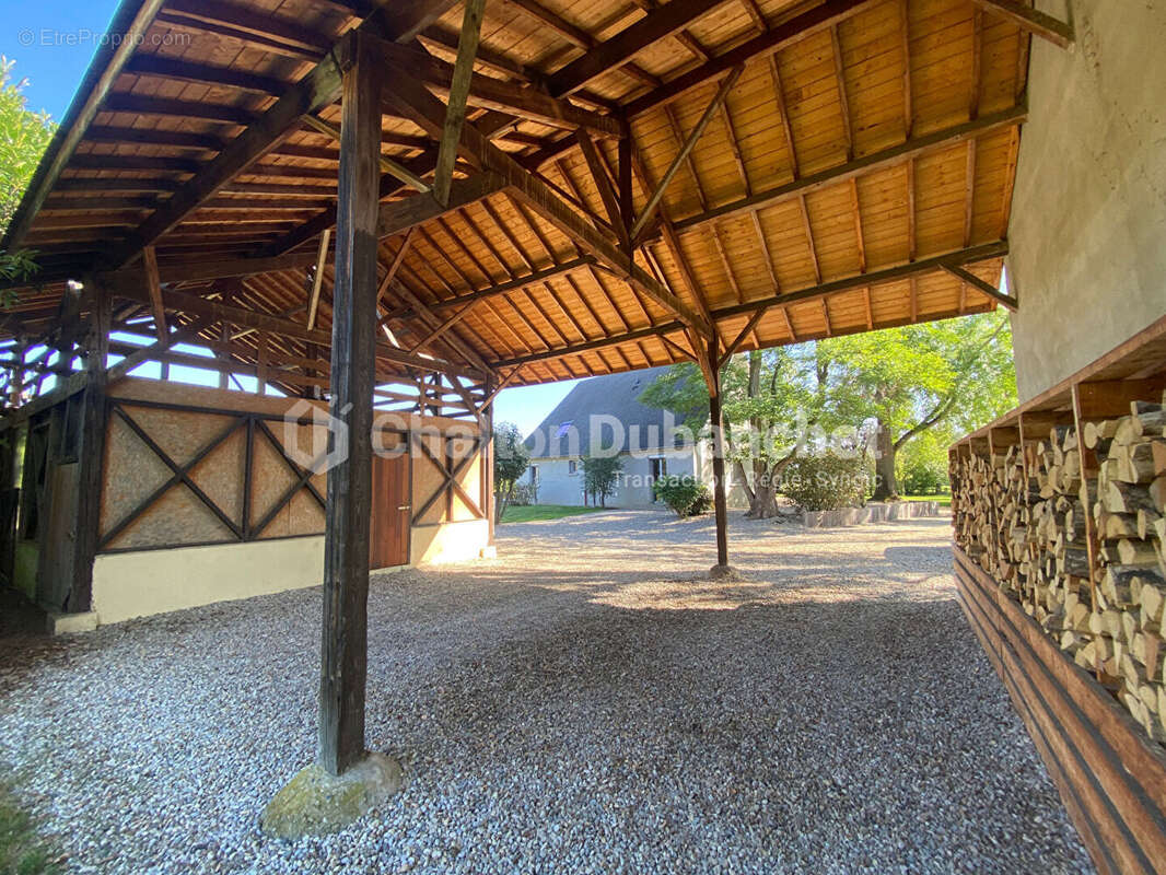 Maison à VEAUCHETTE