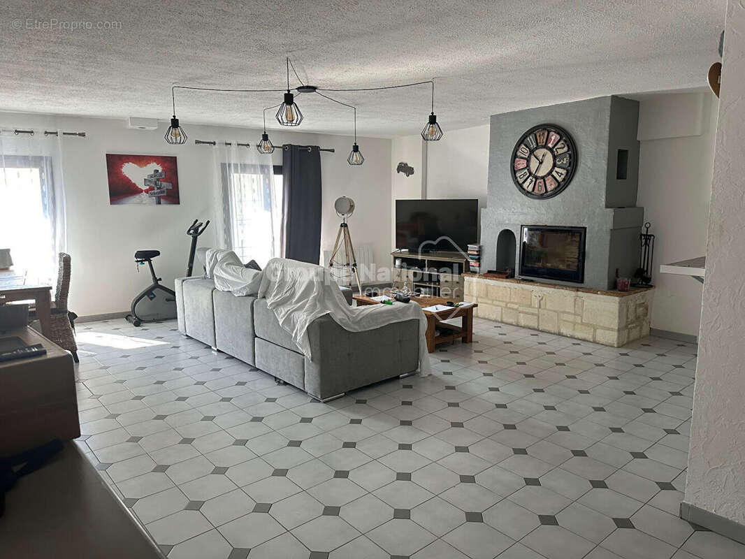 A vendre Maison T5 à Saint Gilles - photo 2