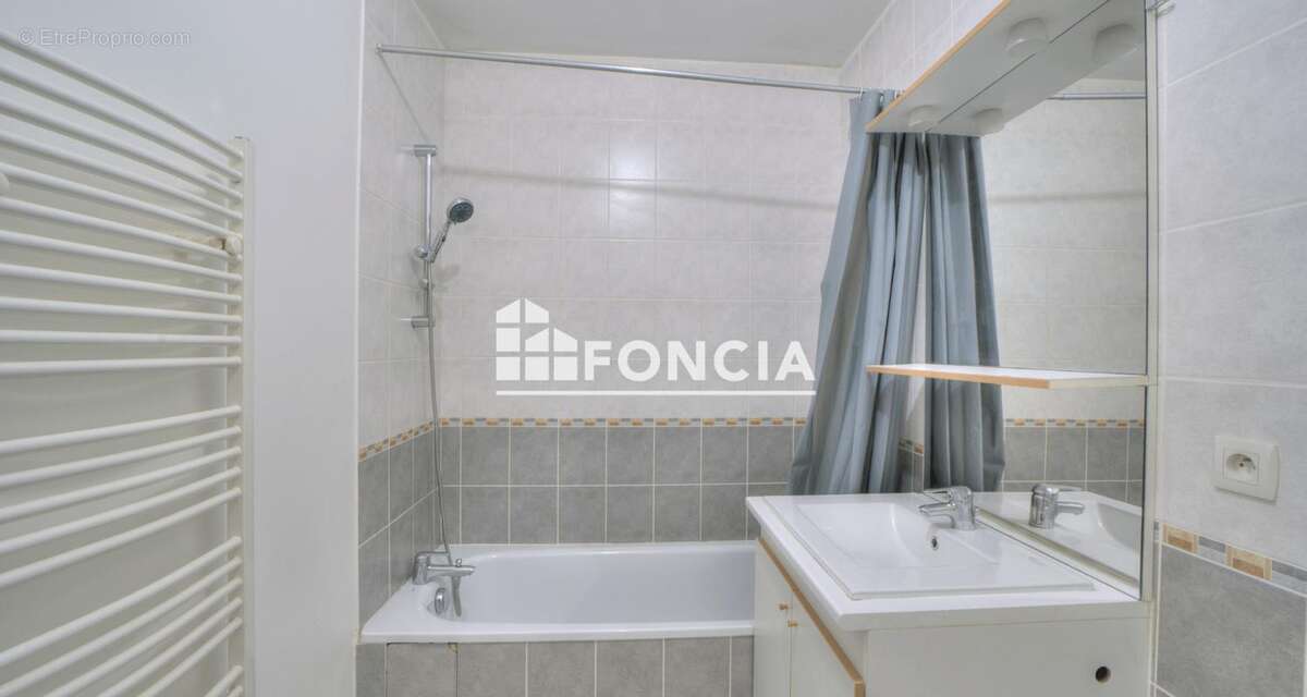 Appartement à CESSY