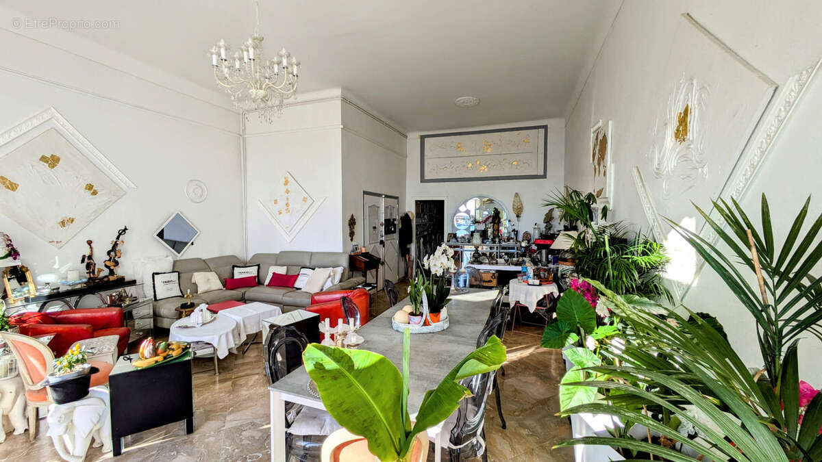 SÈTE (34) — Appartement Haussmannien XIX siècle de 254 m2 avec vue mer panoramique - photo 8