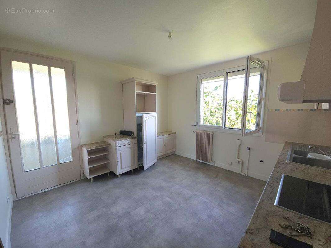 Maison à SAINTE-GAUBURGE-SAINTE-COLOMBE