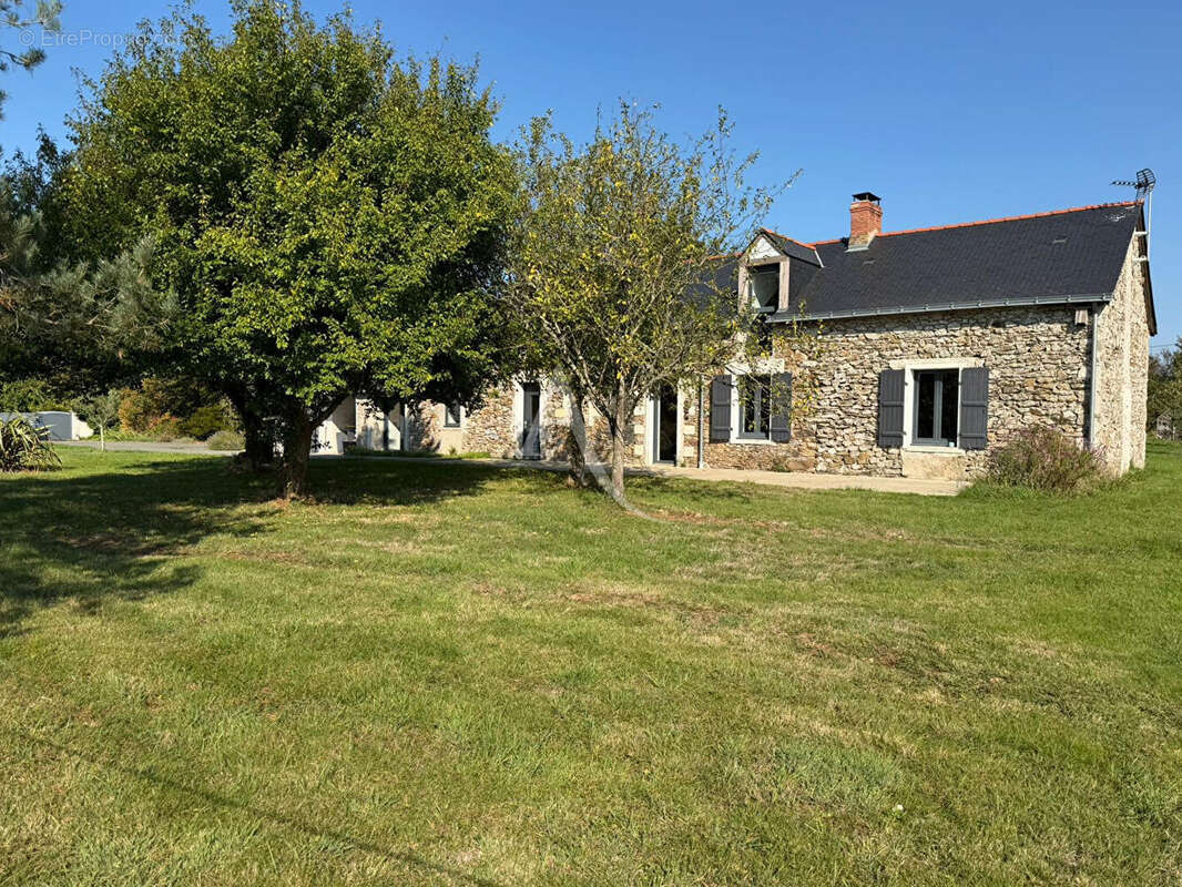 Maison à MOZE-SUR-LOUET