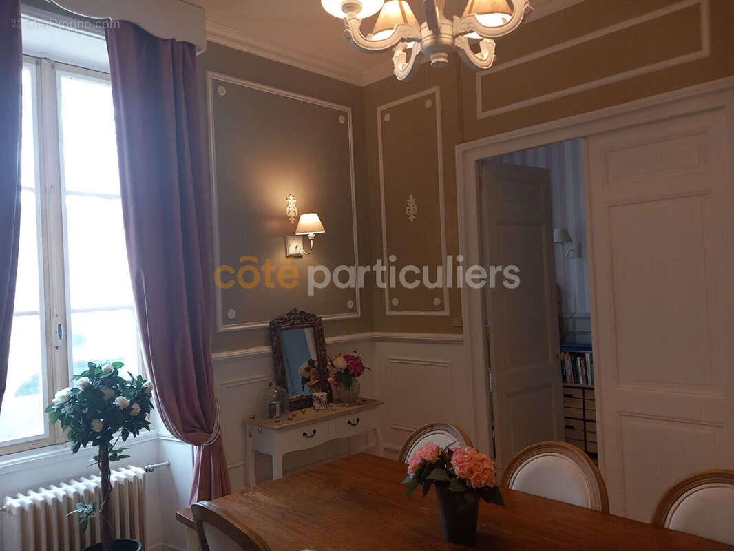 Maison à CORME-ROYAL
