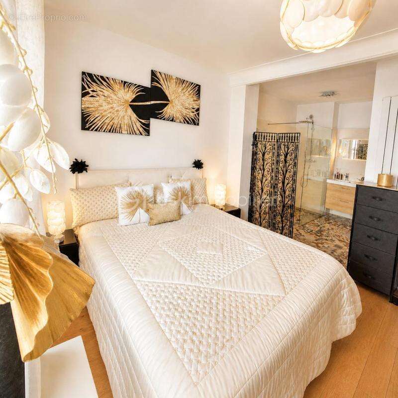 Appartement à VALLAURIS