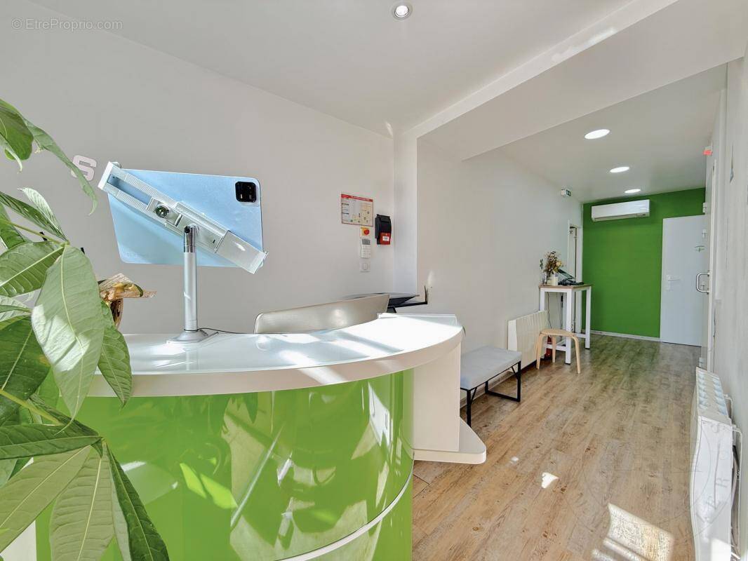 Commerce à CHAPONOST