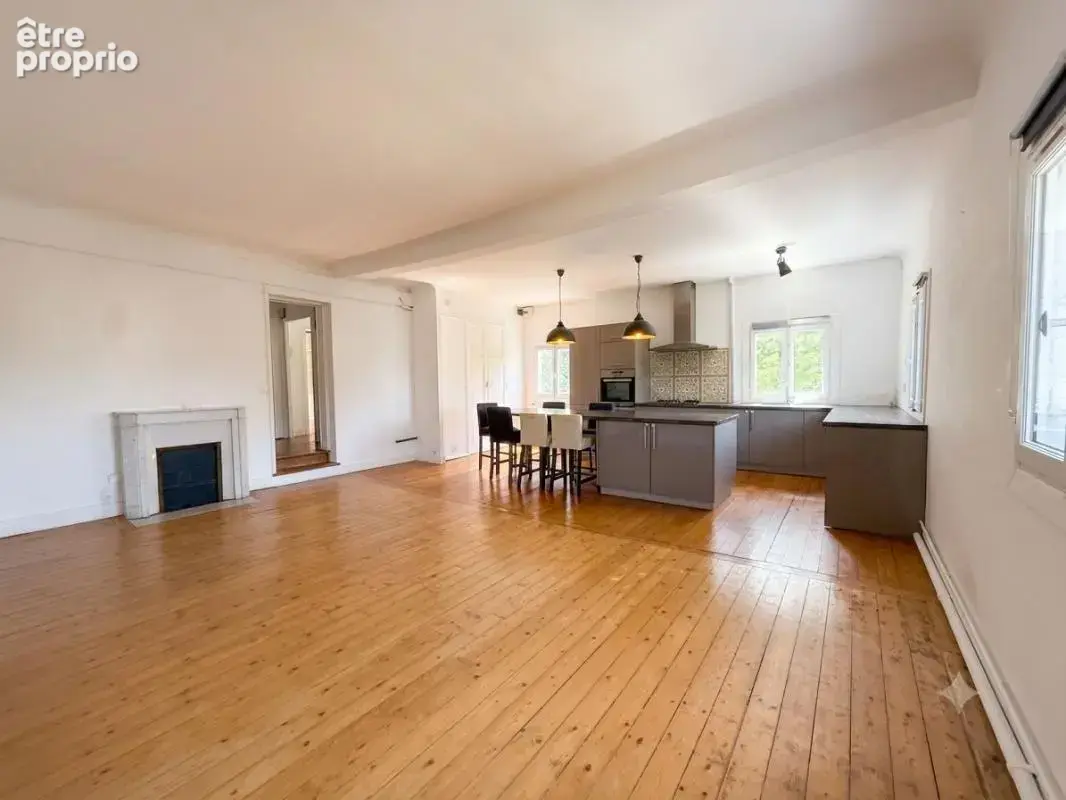 Exclusivité ORPI COMPIÈGNE : L'élégance d'une adresse de prestige sous les toits, avec vue dégagée - photo 2