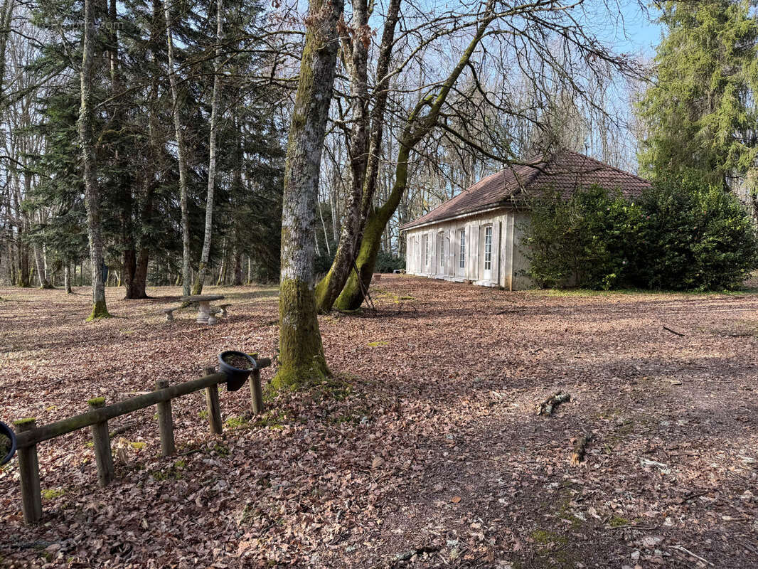 Maison à LINARDS