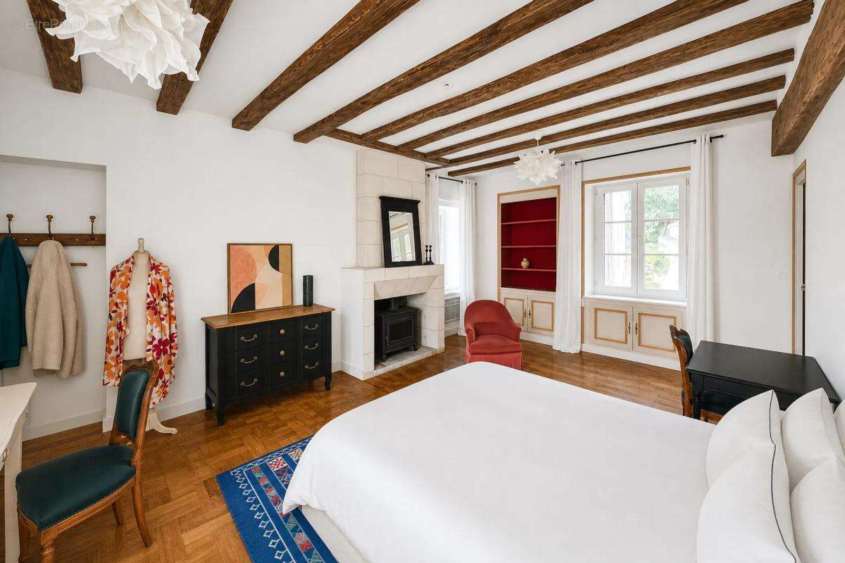 Maison XVIIe, 150 m² et jardin à Rigny-Ussé - photo 4