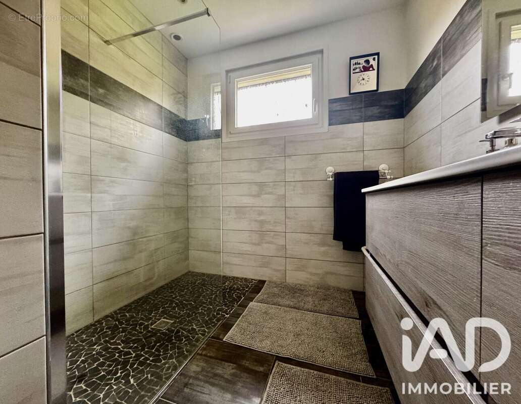 Maison 103 m² à Saint-Chamond  - photo 9