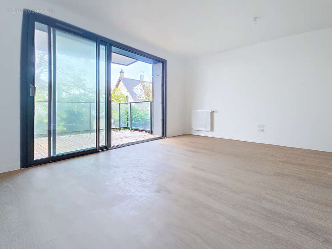 Appartement à DONVILLE-LES-BAINS